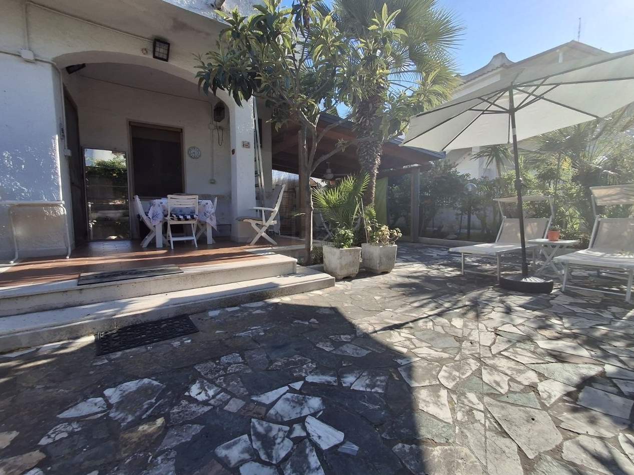 STUPENDO PIANO TERRA CON AMPIO GIARDINO PRIVATO — foto 6