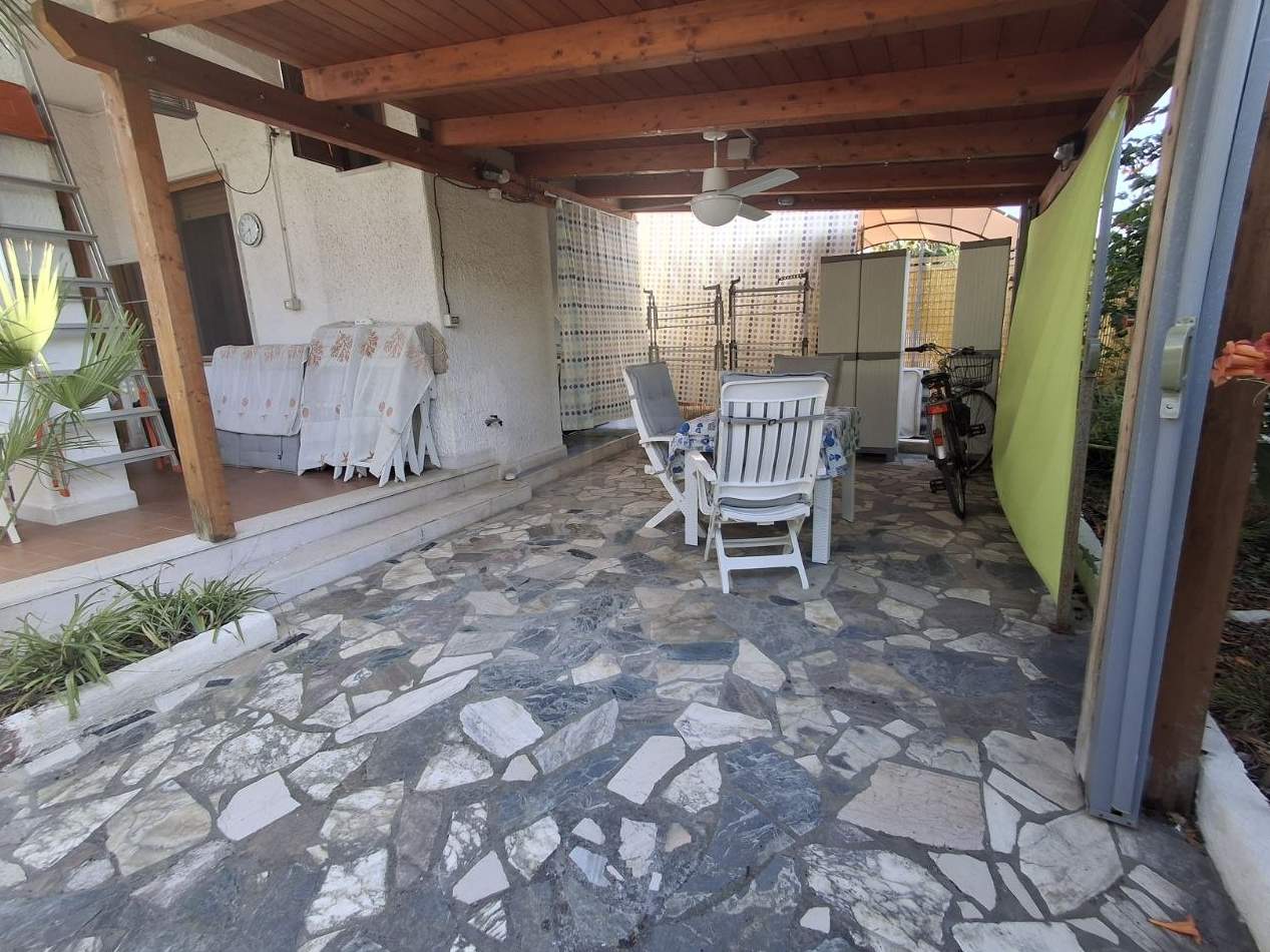 STUPENDO PIANO TERRA CON AMPIO GIARDINO PRIVATO — foto 8