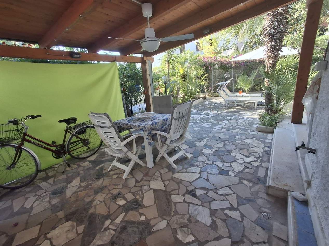 STUPENDO PIANO TERRA CON AMPIO GIARDINO PRIVATO — foto 13