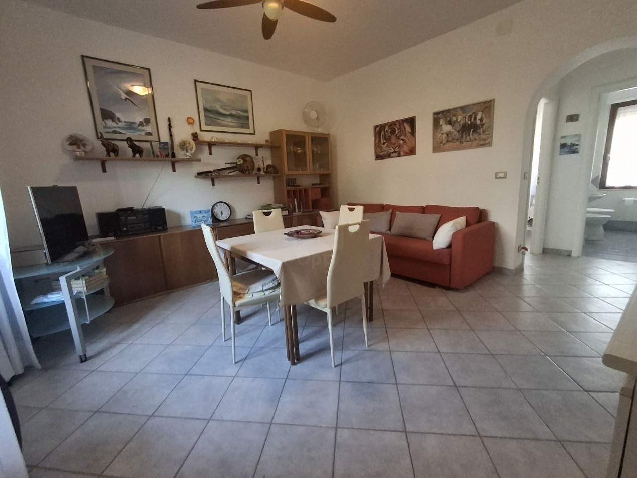 STUPENDO PIANO TERRA CON AMPIO GIARDINO PRIVATO — foto 16