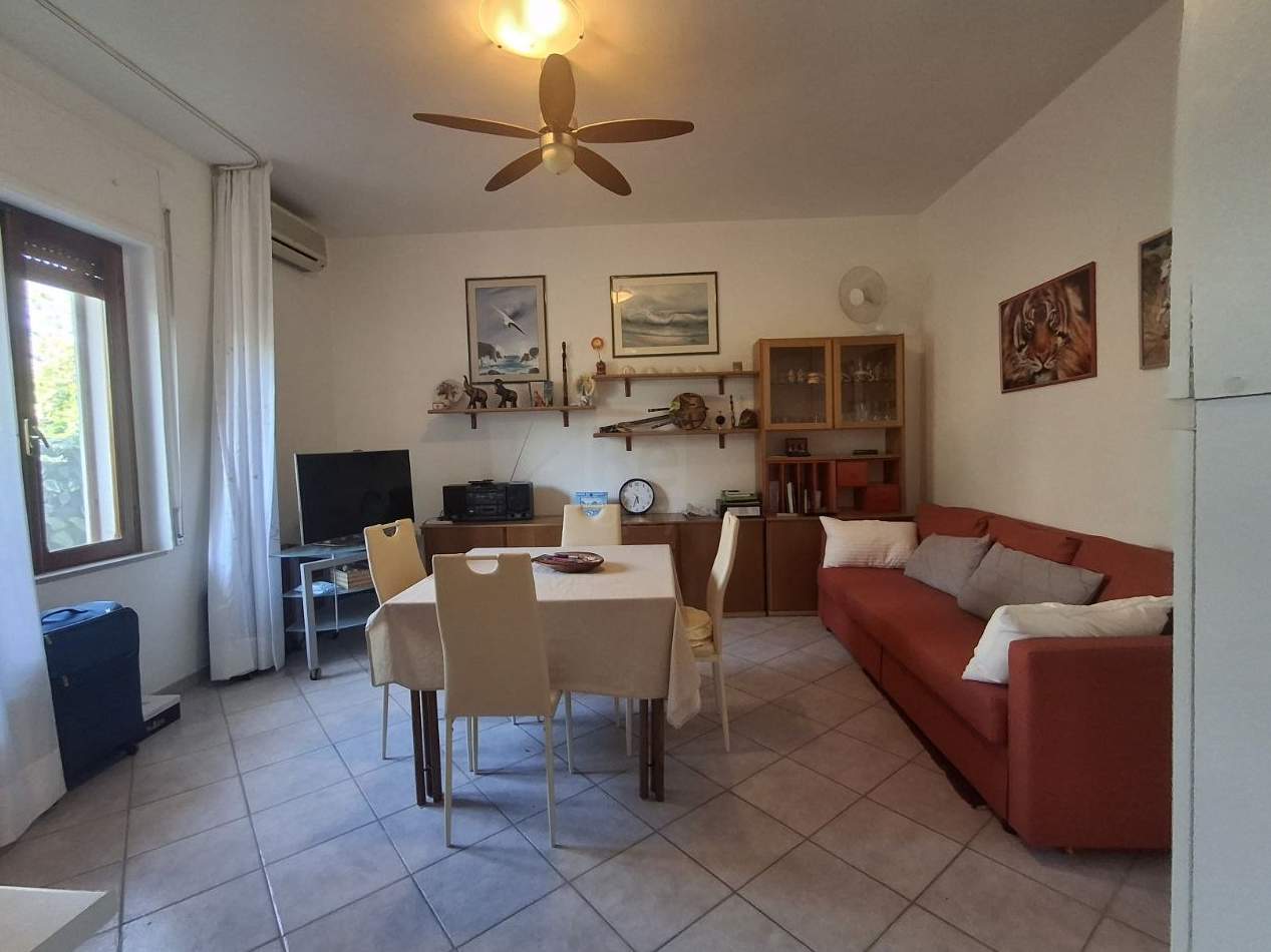 STUPENDO PIANO TERRA CON AMPIO GIARDINO PRIVATO — foto 17