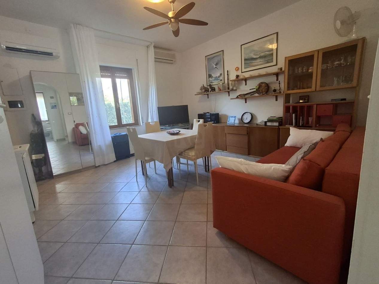 STUPENDO PIANO TERRA CON AMPIO GIARDINO PRIVATO — foto 18