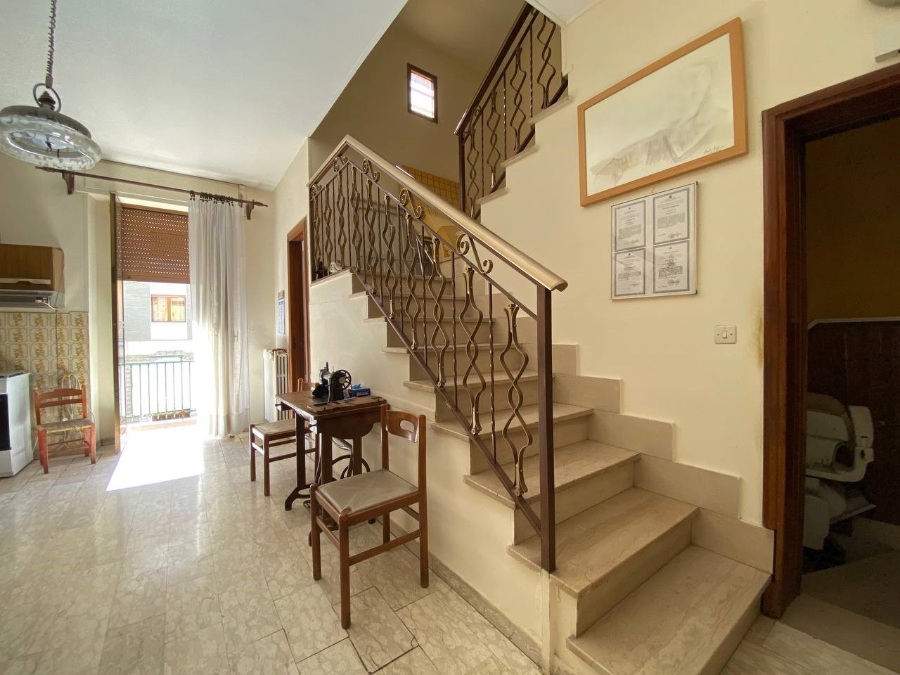 SOLUZIONE INDIPENDENTE CON TERRAZZO E LOCALE AL PIANO TERRA — foto 5