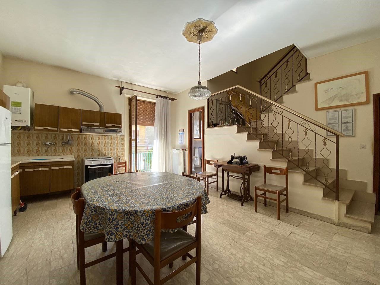 SOLUZIONE INDIPENDENTE CON TERRAZZO E LOCALE AL PIANO TERRA — foto 6