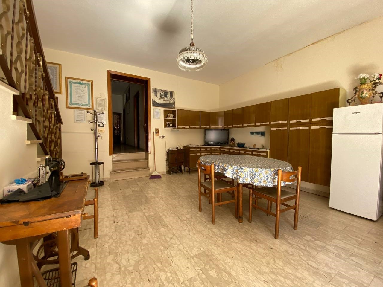 SOLUZIONE INDIPENDENTE CON TERRAZZO E LOCALE AL PIANO TERRA — foto 7