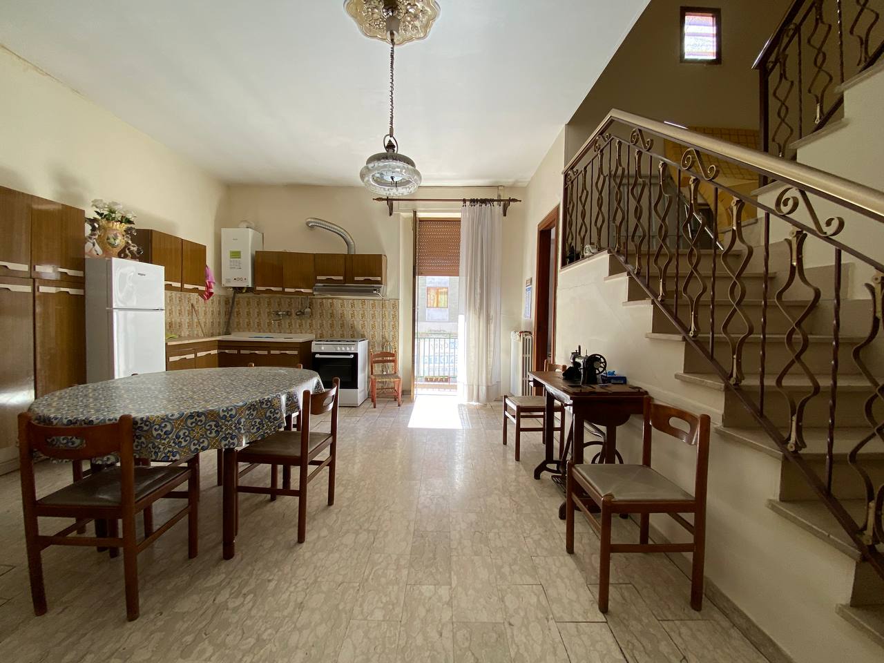 SOLUZIONE INDIPENDENTE CON TERRAZZO E LOCALE AL PIANO TERRA — foto 8