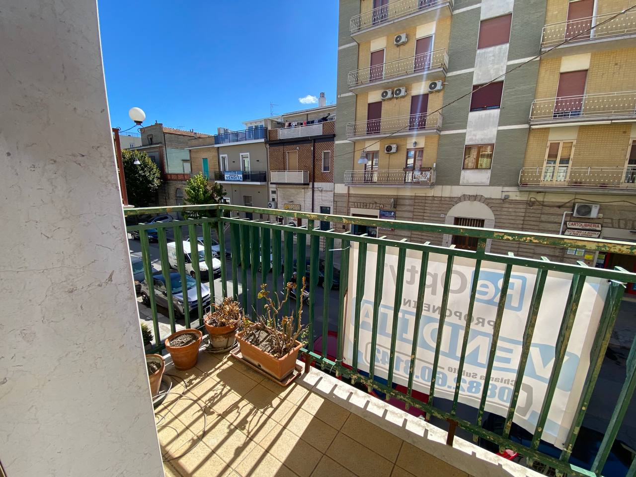 SOLUZIONE INDIPENDENTE CON TERRAZZO E LOCALE AL PIANO TERRA — foto 11