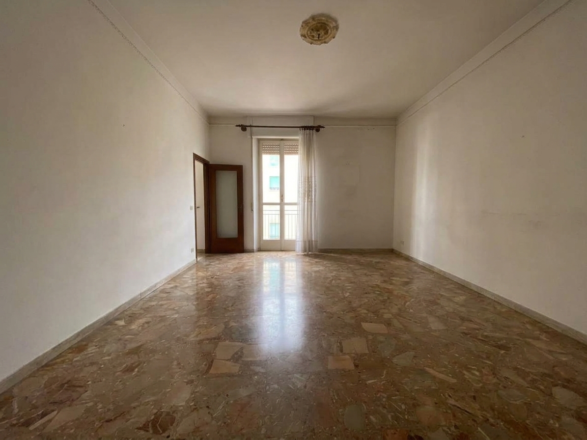 SOLUZIONE INDIPENDENTE CON TERRAZZO E LOCALE AL PIANO TERRA — foto 16