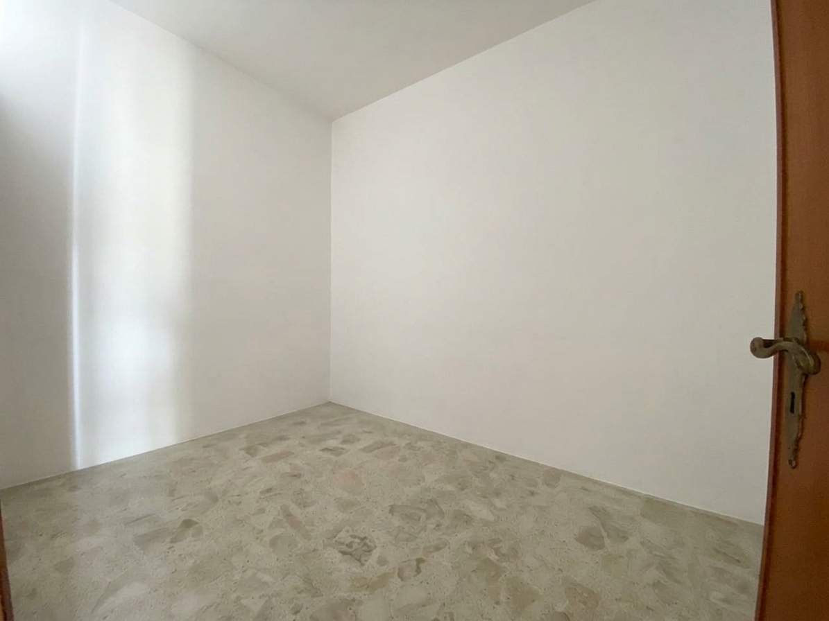 SOLUZIONE INDIPENDENTE CON TERRAZZO E LOCALE AL PIANO TERRA — foto 19