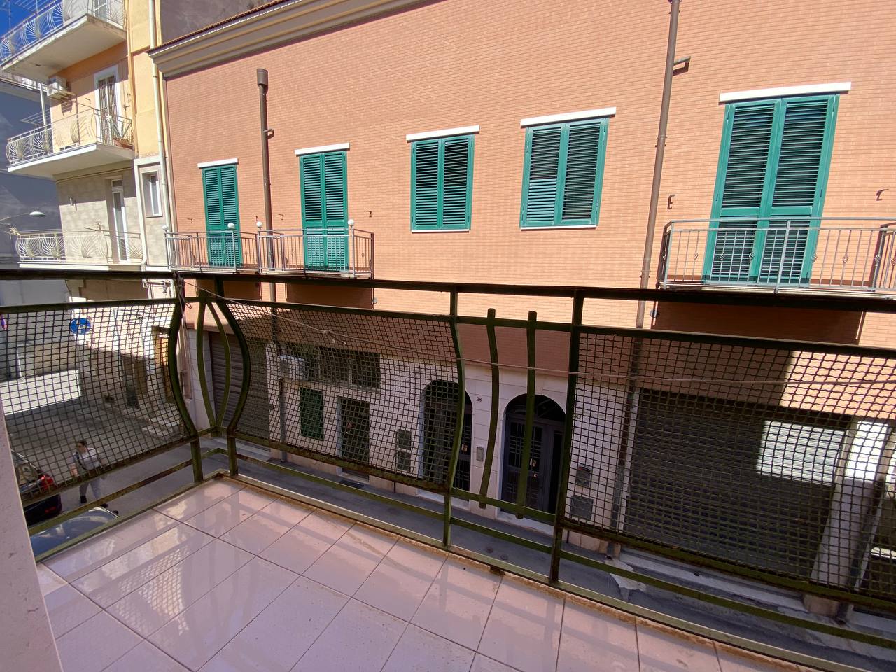 SOLUZIONE INDIPENDENTE CON TERRAZZO E LOCALE AL PIANO TERRA — foto 20