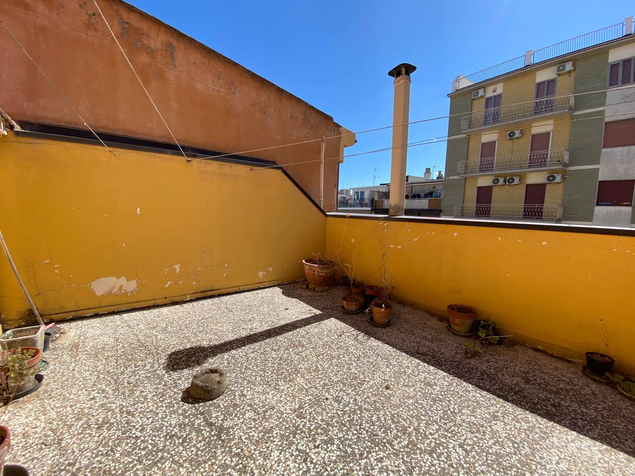 SOLUZIONE INDIPENDENTE CON TERRAZZO E LOCALE AL PIANO TERRA — foto 22
